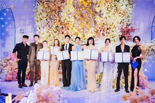 李思萱（艾比里）获得47届世界环球小姐深圳市冠军
