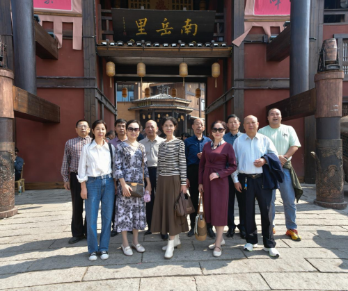 重阳税意浓，敬老暖人心——南岳区税务局举办重阳节主题活动
