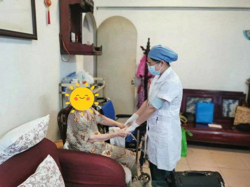 荔湾区推行家庭医养全链条服务 畅通为老服务“最后一米”‌