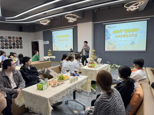 20所川渝高校在重庆移通学院切磋厨艺，展开厨王争霸赛！