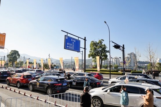 95品牌汽车驾游“联盟花园”95号公路正式发车