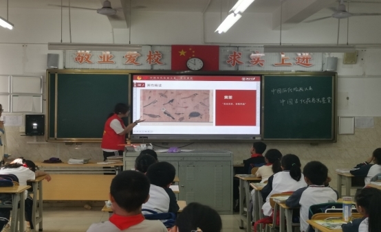 少年传承中国传统绘画绘新章——“艺缕阳光”志愿服务亮点纷呈