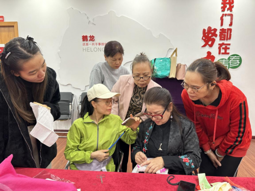 白云区鹤龙街开展非遗文化“广绣”培训班