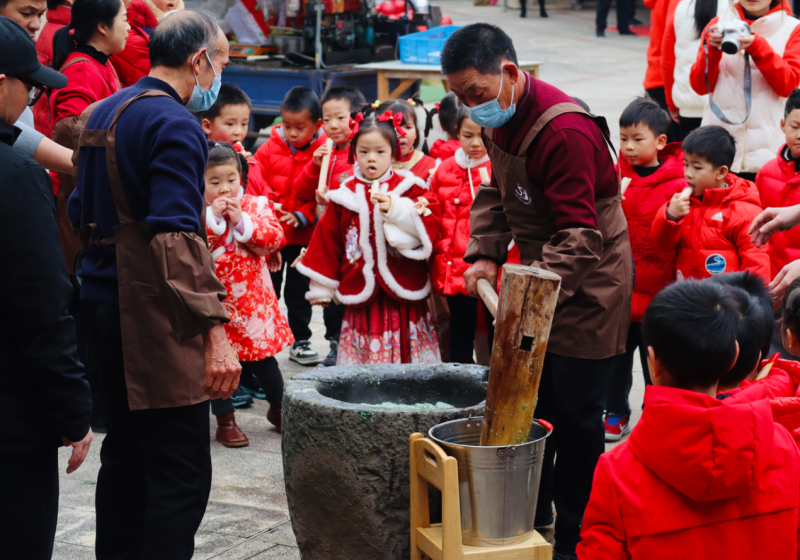 乐探百草趣 香香百味园——县实验幼教集团凤凰城园区亲子百味节活动