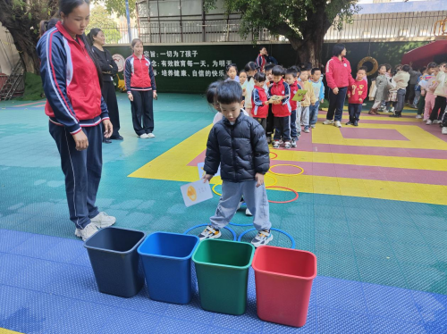 广州市白云区鹤龙街彭西社区开展“变废为宝•环保童行”垃圾分类宣传进校园活动