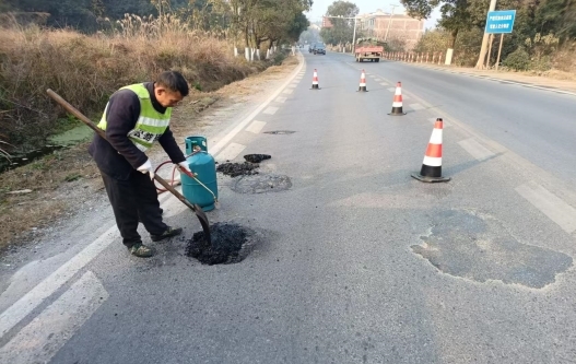 常宁市公路建设养护中心：打好安全保畅组合拳 护航春运平安出行路