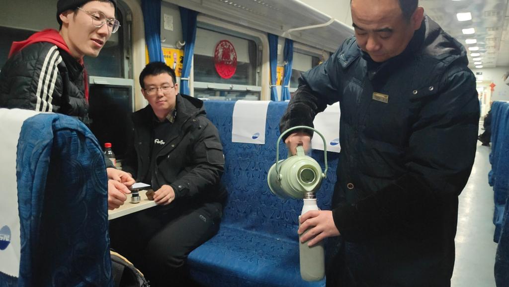无问西东，“慢火车”驶向家的方向