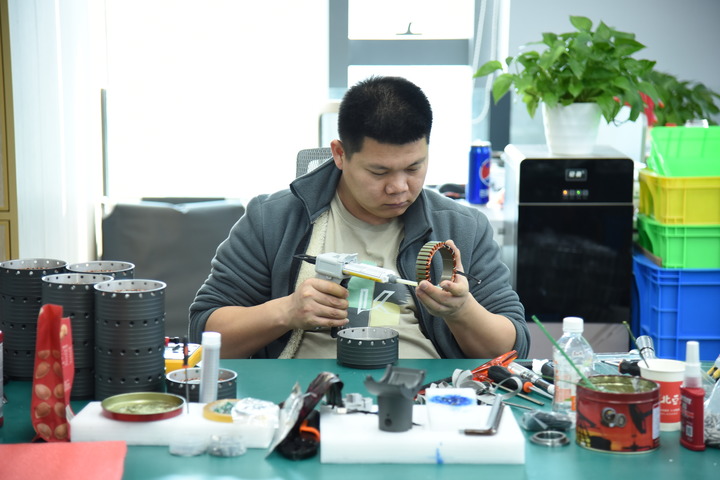 人形机器人“加速跑”　何时能进入日常生活？