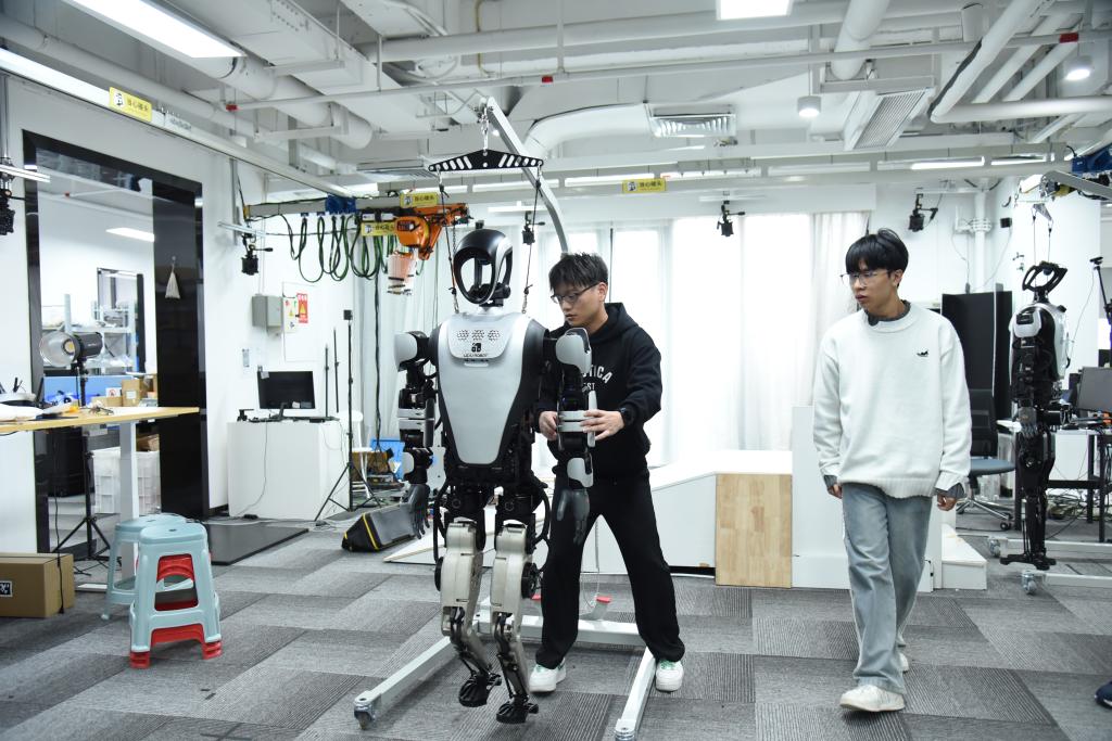 人形机器人“加速跑”　何时能进入日常生活？