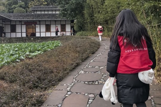 传承红色基因，激扬青春力量 ——大学生调研江姐精神新时代传承走进自贡江姐生平事迹展览馆