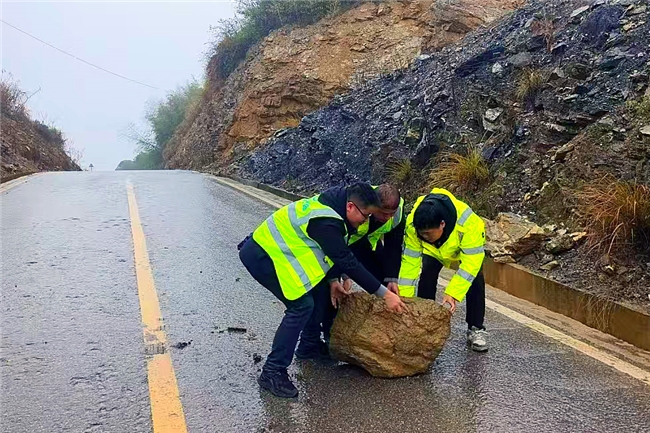湖南娄星公路：隐患排查全覆盖 聚力护路保安畅