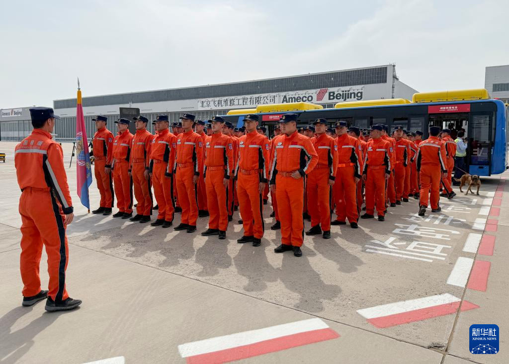 中国救援队伍完成缅甸地震救援任务回国