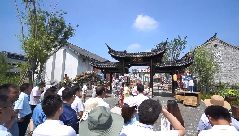 消费提质扩容 内需市场澎湃新潮涌动