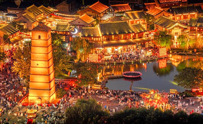 “赴一场汉服之约”爆火，洛邑古城做对了什么？