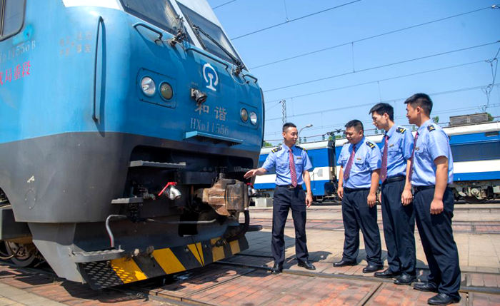 全力跑好“第一棒”